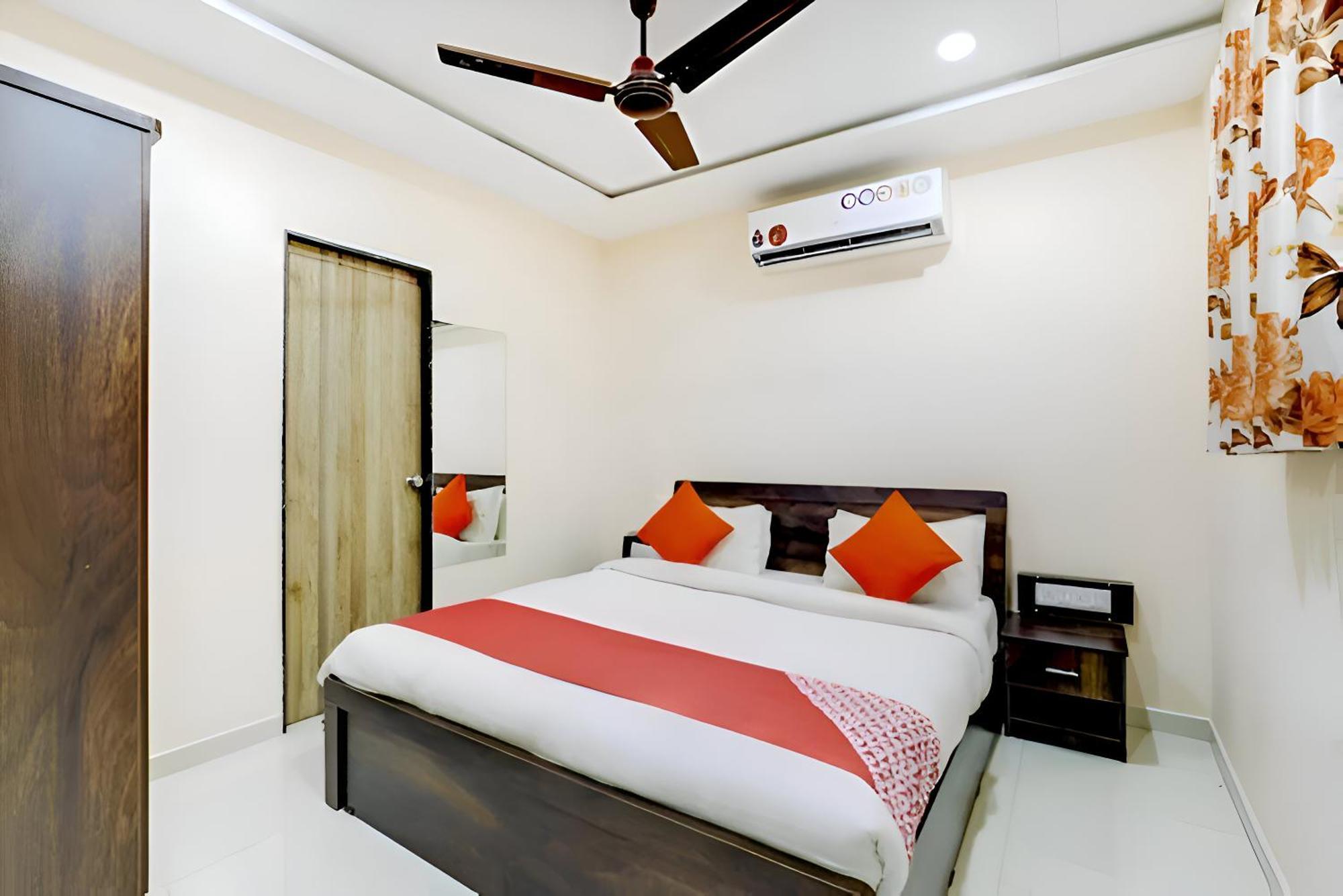 Hotel Blue Leaf Rajkot Exterior foto