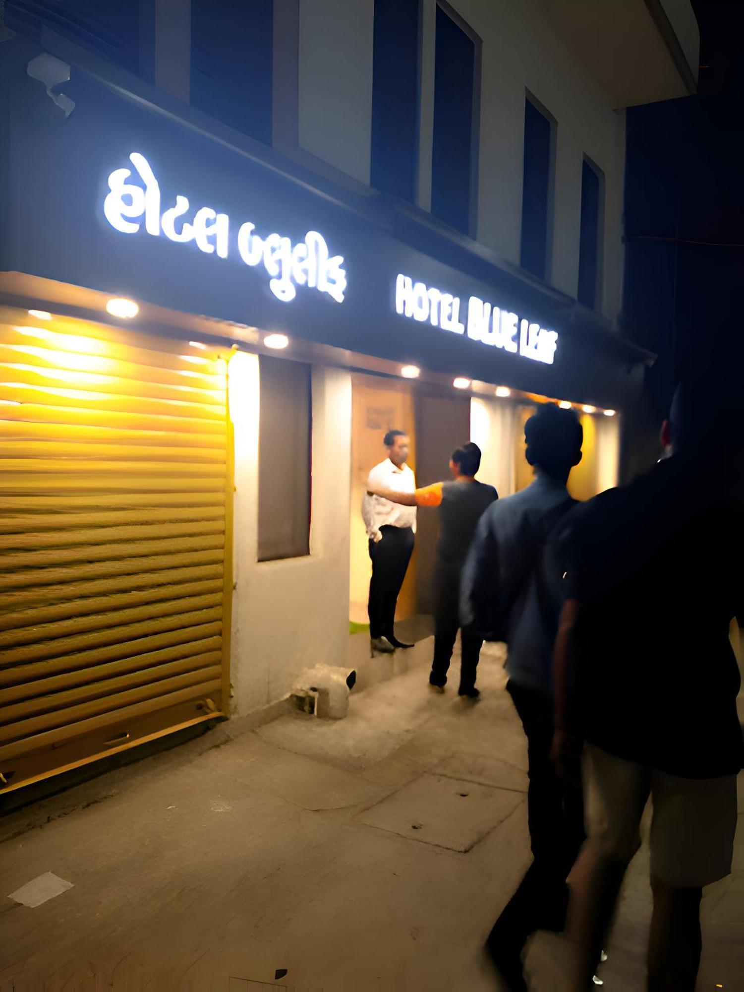 Hotel Blue Leaf Rajkot Exterior foto